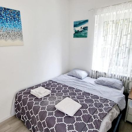 Cozy And Modern 1 Bedroom 3 Room Apartment فيسبادن المظهر الخارجي الصورة
