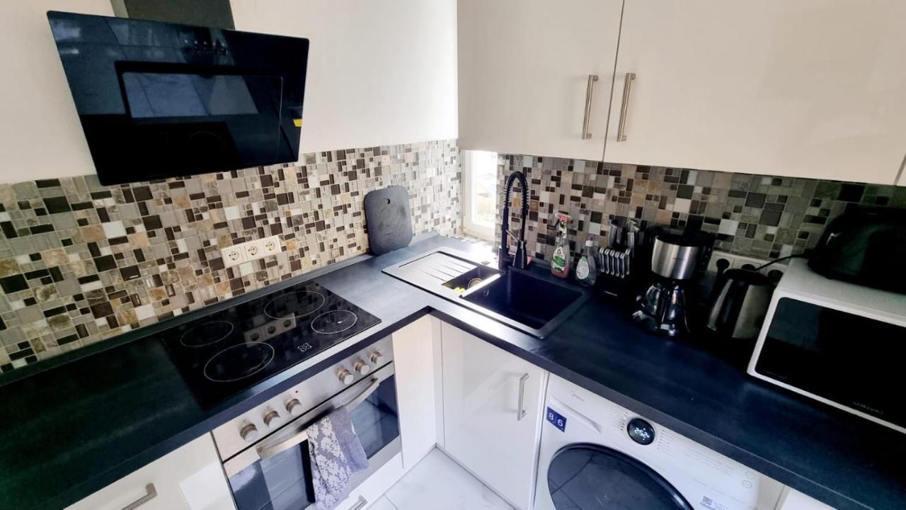 Cozy And Modern 1 Bedroom 3 Room Apartment فيسبادن المظهر الخارجي الصورة