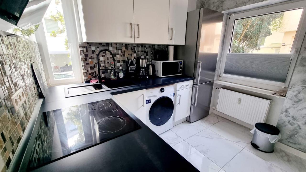 Cozy And Modern 1 Bedroom 3 Room Apartment فيسبادن المظهر الخارجي الصورة